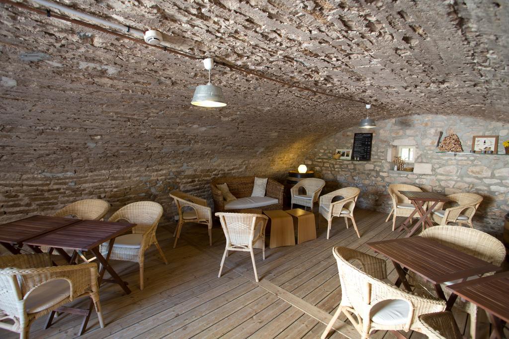 Hotel L'Oree Des Vignes Gilly-les-Citeaux Екстер'єр фото